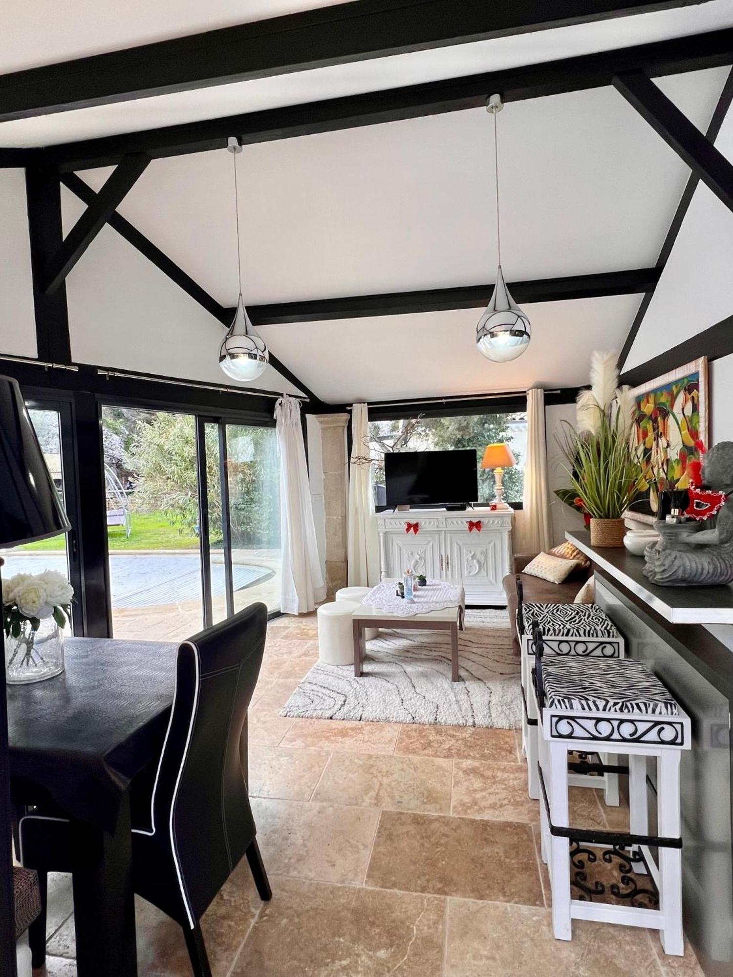 Gite Des Estelles "Axel" Avec Espace Jacuzzi Cavaillon Exterior photo