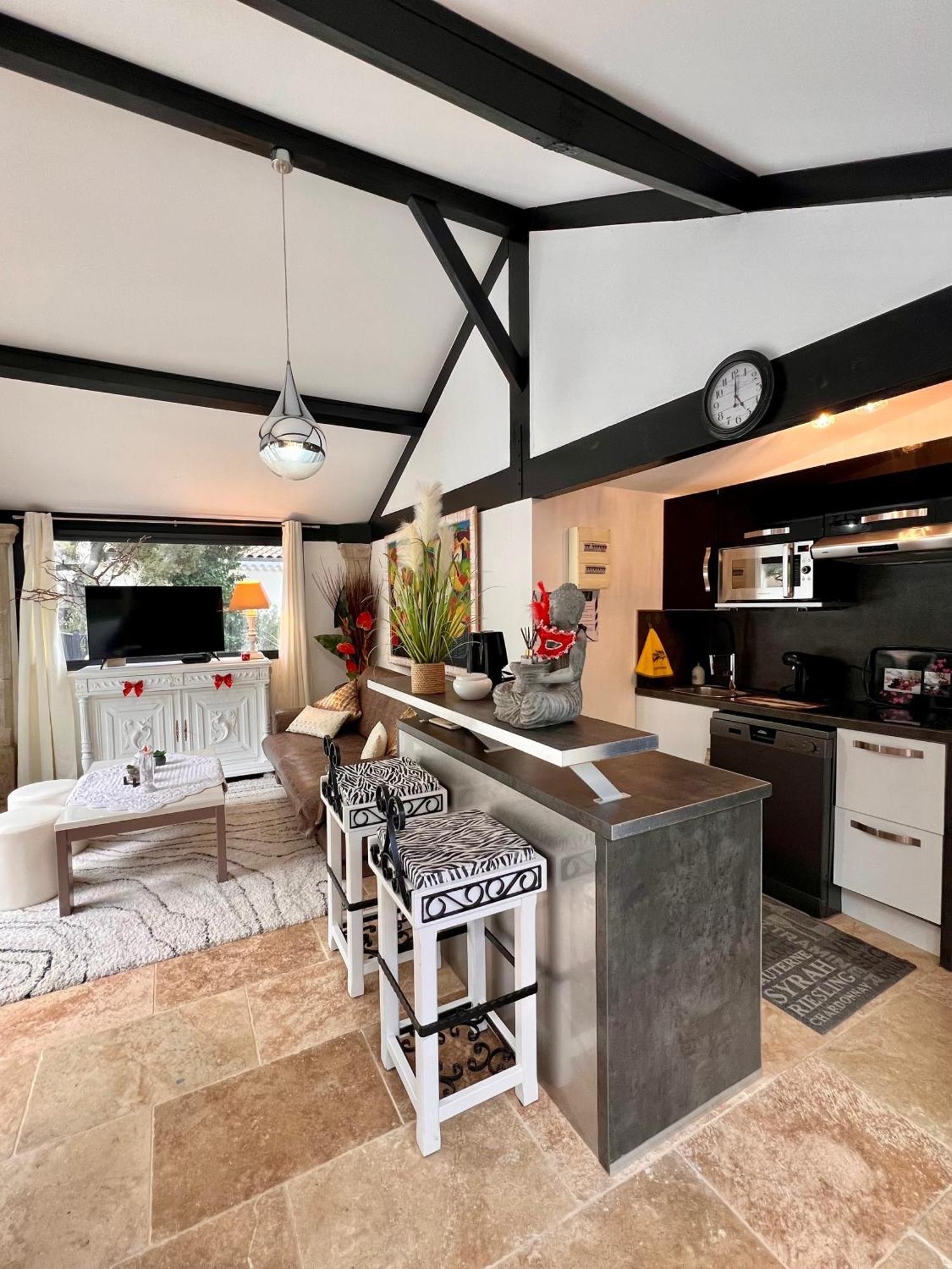 Gite Des Estelles "Axel" Avec Espace Jacuzzi Cavaillon Exterior photo